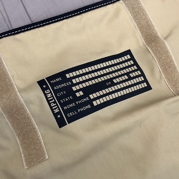 Authentic Vintage Kipling Messenger Bag in Black - Picture 3 of 11